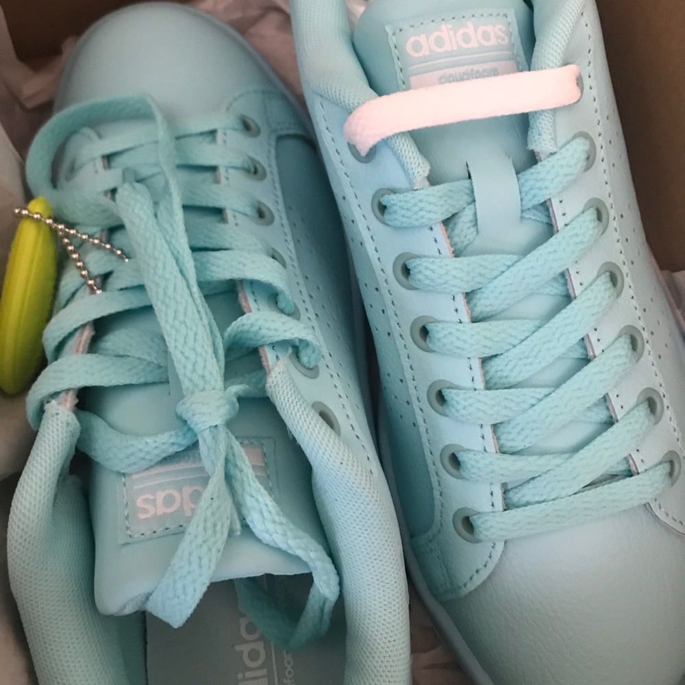 Adidas Sneakers
